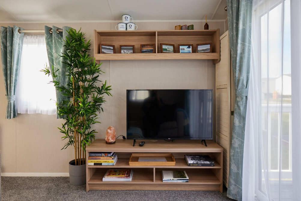 Nirvana Coastal Retreat Holiday Home Cayton Extérieur photo