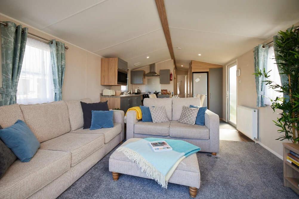 Nirvana Coastal Retreat Holiday Home Cayton Extérieur photo