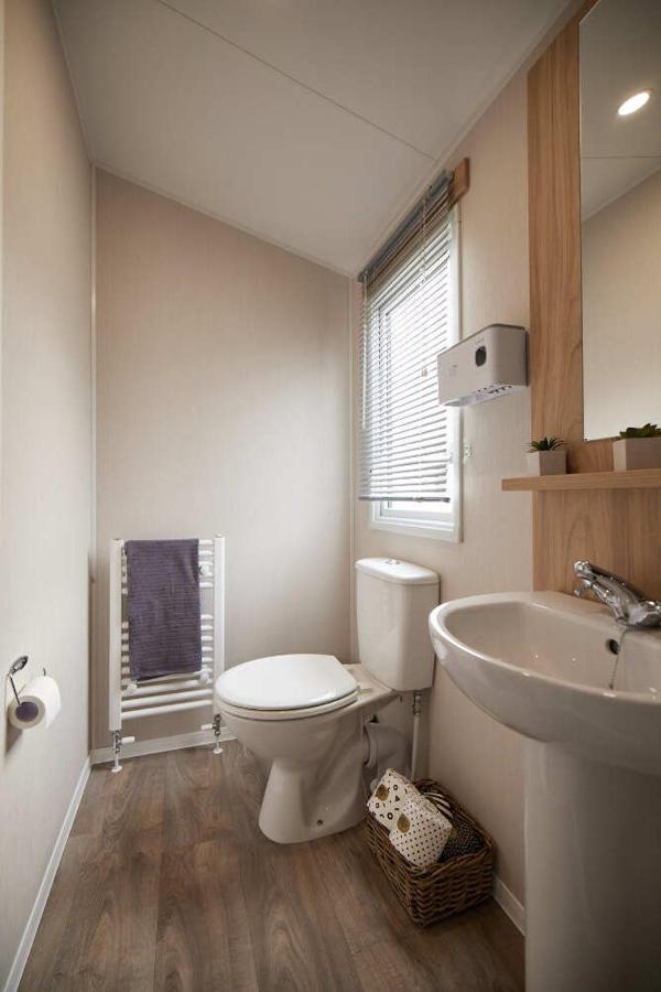 Nirvana Coastal Retreat Holiday Home Cayton Extérieur photo