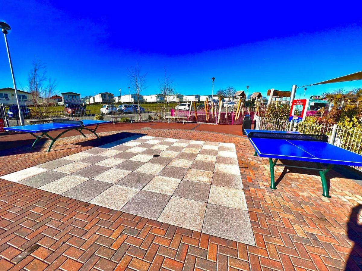 Nirvana Coastal Retreat Holiday Home Cayton Extérieur photo